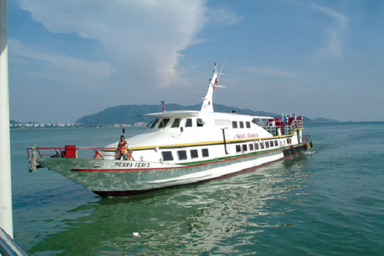 Ferry dari Jeti Lumut ke Pulau Pangkor