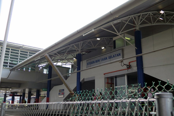 Station LRT Bandar Tasik Selatan berdekatan dengan TBS